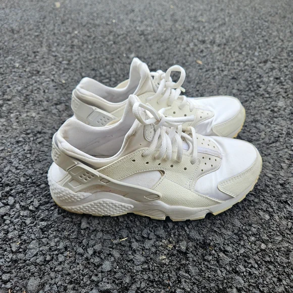 Nike Air Huarache Triple White Womens Size 8 Running Sneakers - Picture 1 of 7